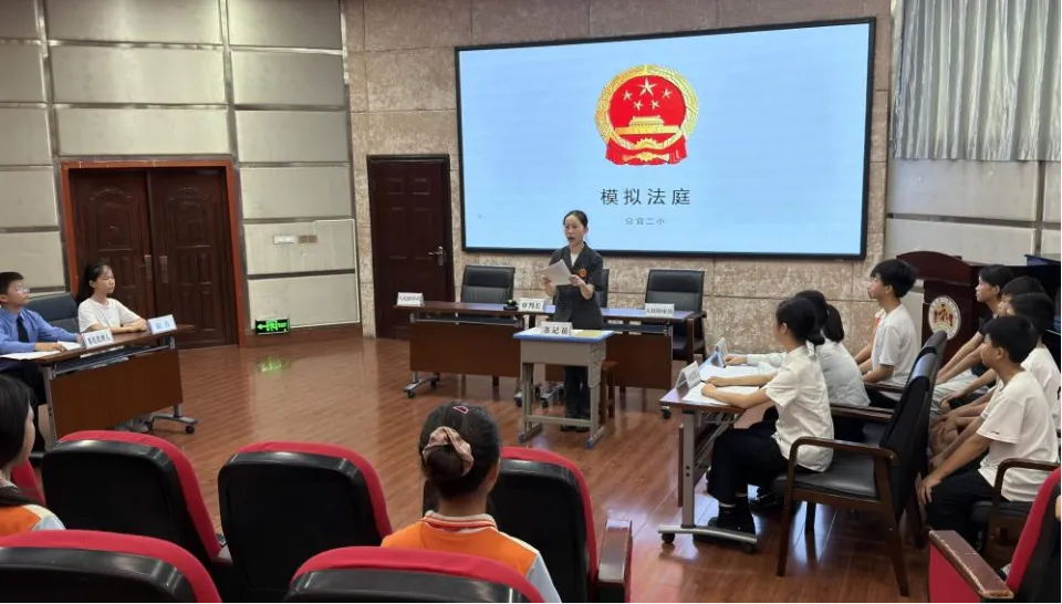 E法同行｜“线上线下”护成长 法治始终“在场” - 图4