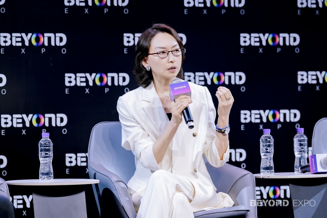 中兴通讯CDO崔丽：未来竞争的关键是人机协同效率的竞争 - 图1