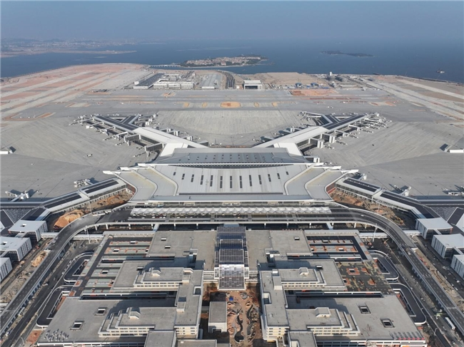 中建八局新型建造公司厦门翔安国际机场航站区一标段工程顺利通过竣工验收 - 图1