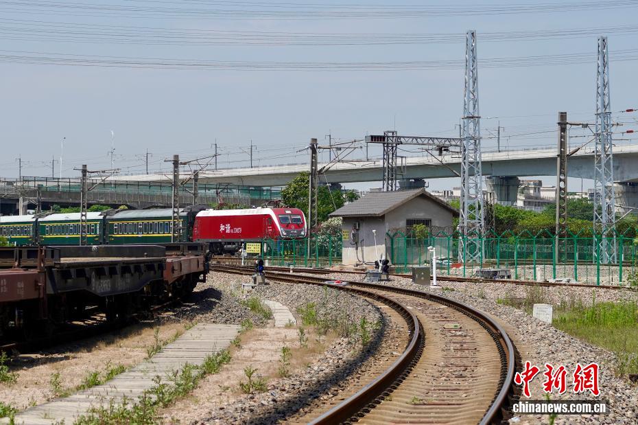 探访浙江义乌铁路口岸：班列畅联 货通全球 - 图3