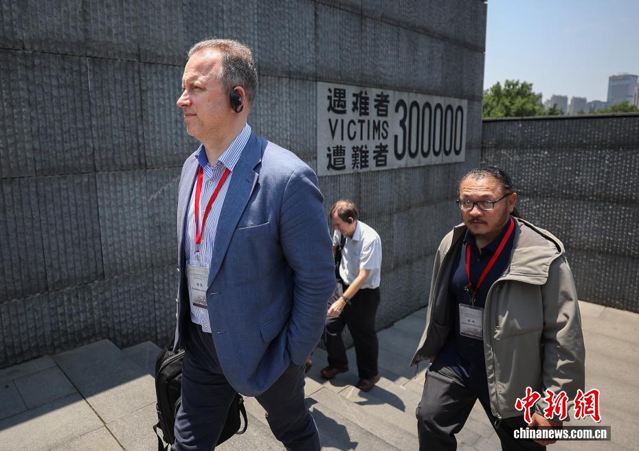 中外专家学者走进侵华日军南京大屠杀遇难同胞纪念馆共忆历史祈愿和平 - 图3