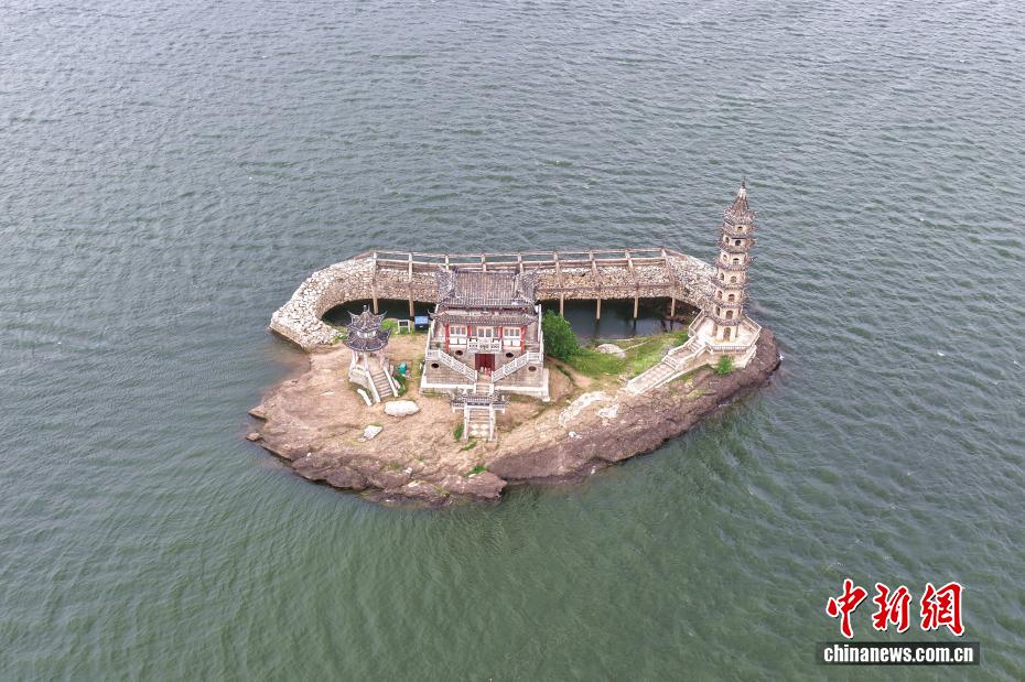 江西庐山：鄱阳湖水位上涨 千年石岛“落星墩”没入水中 - 图7