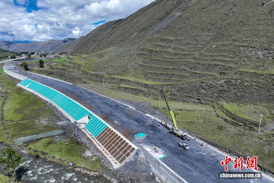 雅叶高速康定至新都桥段建设加快推进 - 图3