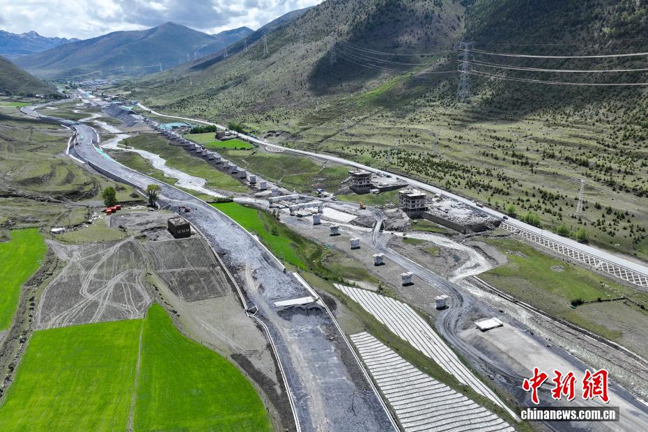 雅叶高速康定至新都桥段建设加快推进 - 图5