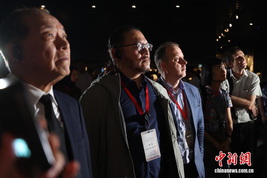 中外专家学者走进侵华日军南京大屠杀遇难同胞纪念馆共忆历史祈愿和平 - 图2