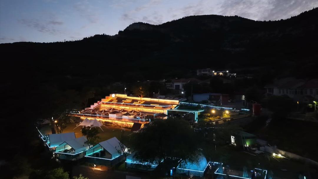 依山傍泉灯火起，浆水泉露营地丰富济南市民近郊夜生活 - 图1
