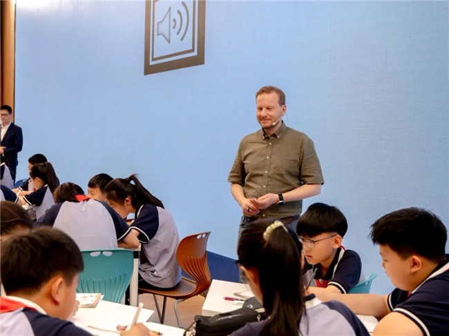 从“拼盘”迈向“融合”：雄安中芬教育对话定义未来“好课堂”——2026小学跨学科融合课程建设与教学创新研讨会深度观察 - 图8