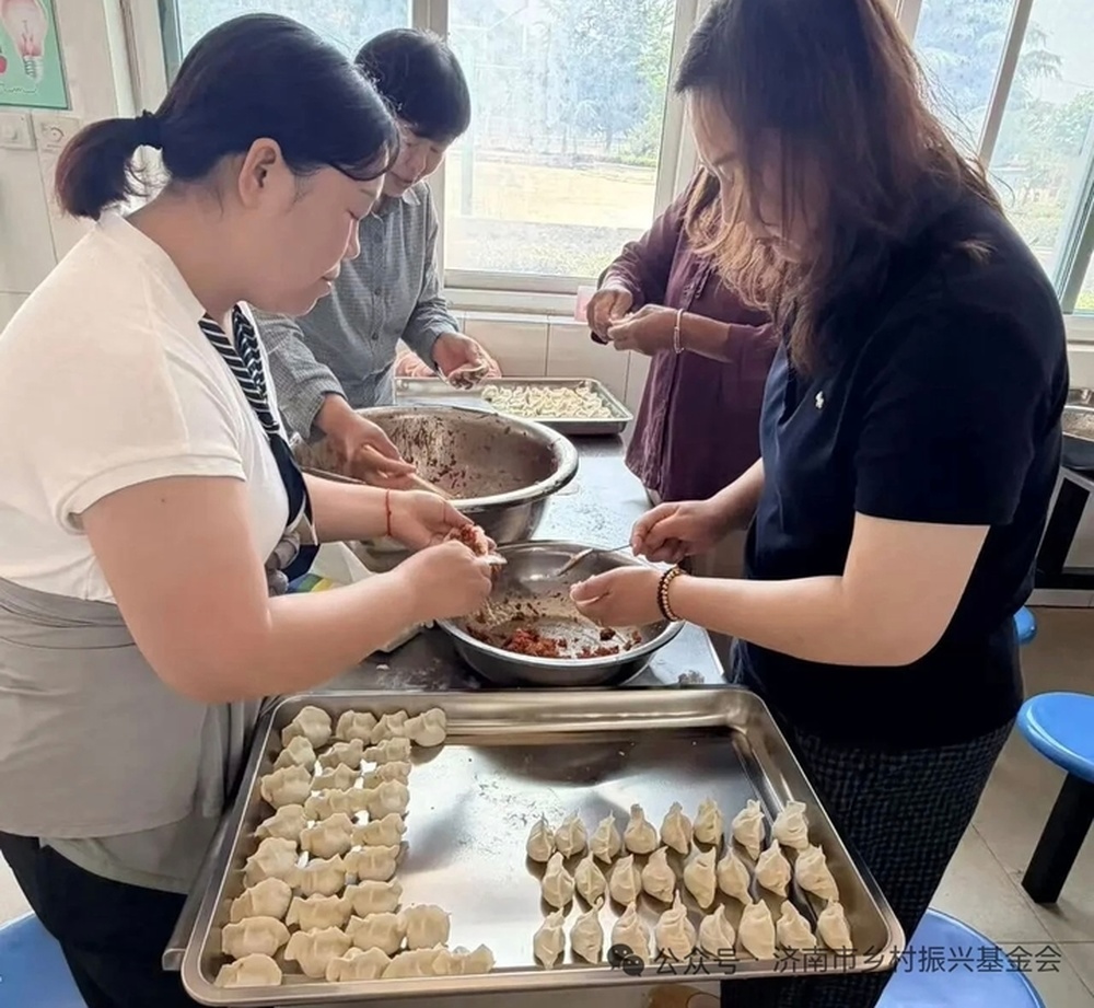 城乡结伴，逐梦同行 “一束光·手拉手”公益活动点亮窝铺小学童心梦想 - 图5