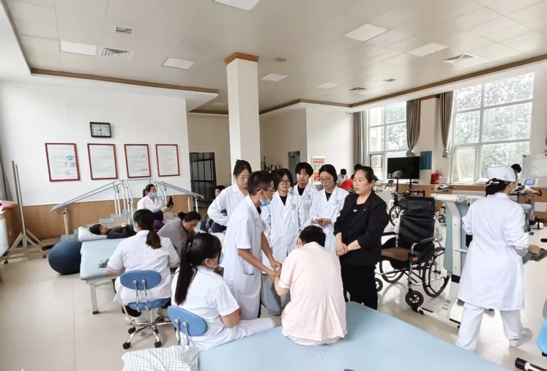 濮阳医专组织24级临床医学专业学生到二附院开展见习活动 - 图3