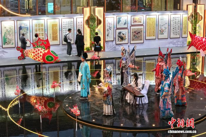 “皖美如画·RCEP成员国华人书画大赛”优秀作品展在黄山市举行 - 图2