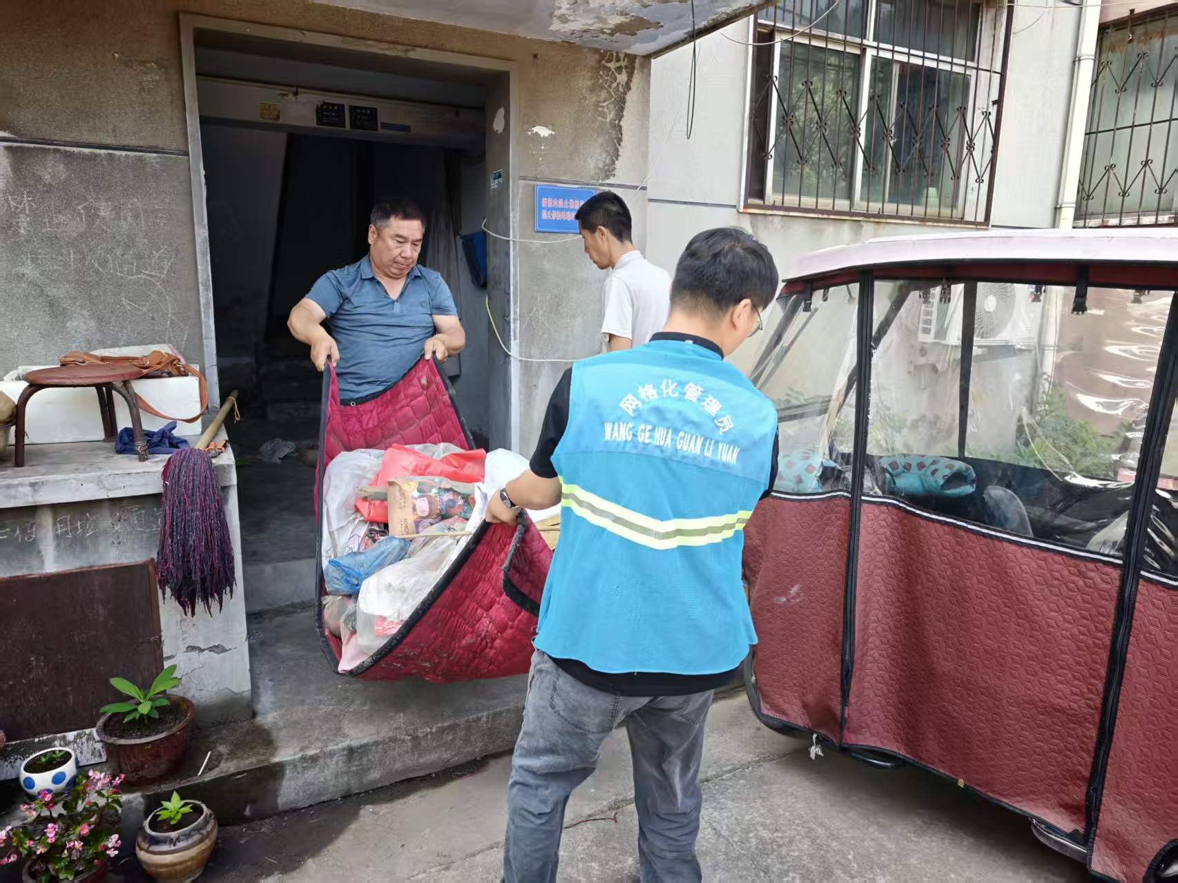 安阳市殷都区水冶镇开展小区楼道安全隐患专项清理整治行动 - 图2