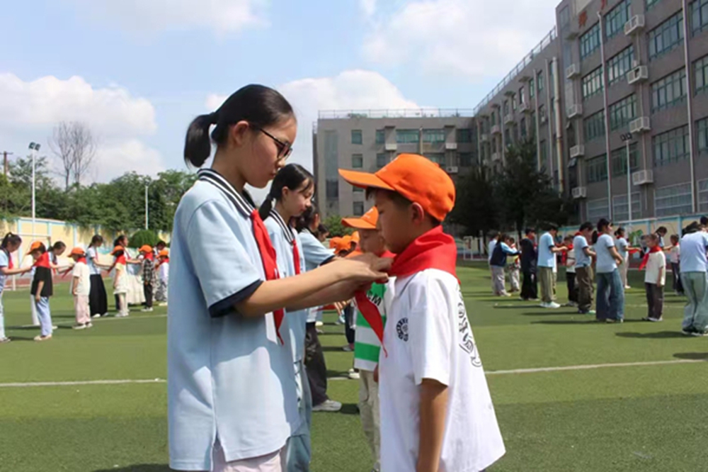 红领巾映红笑脸！苗圃小学一年级预备队员正式“归队” - 图4