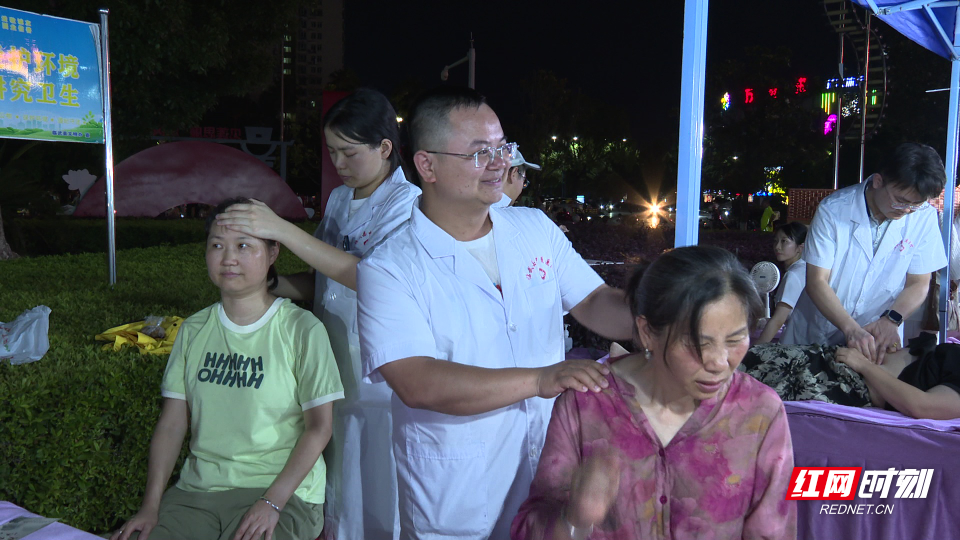 岐黄夜韵惠民生 临武中医“文化夜市”点亮健康新生活 - 图2