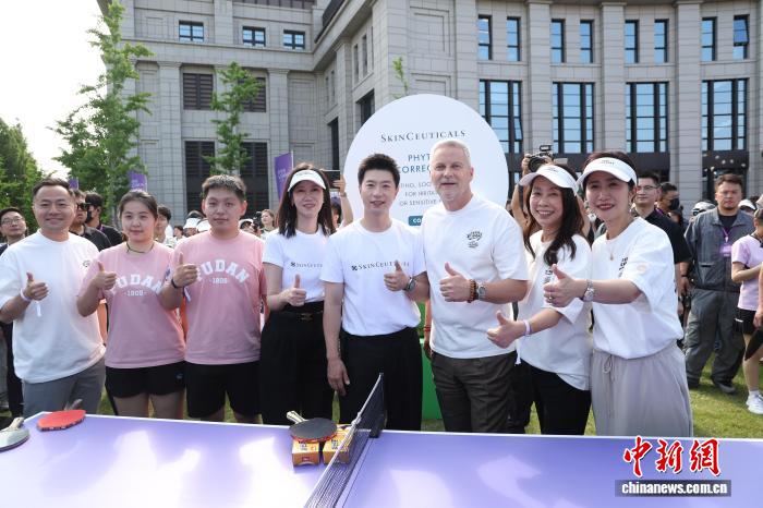 马龙现身复旦大学助阵体育公益 以运动传递青春“美力加速度” - 图5