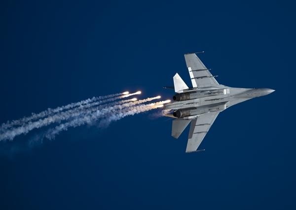从这里走向未来战场——空军某部树立和践行正确政绩观推动全面建设纪实 - 图2