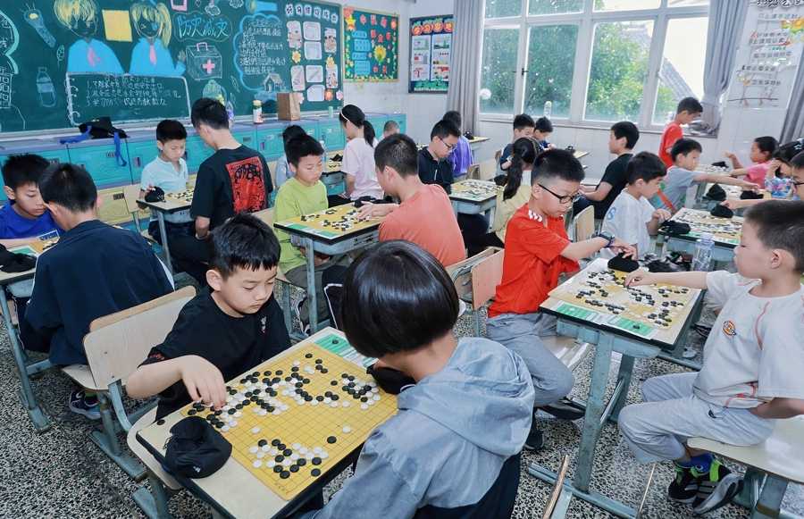以棋会友聚少年 - 图2