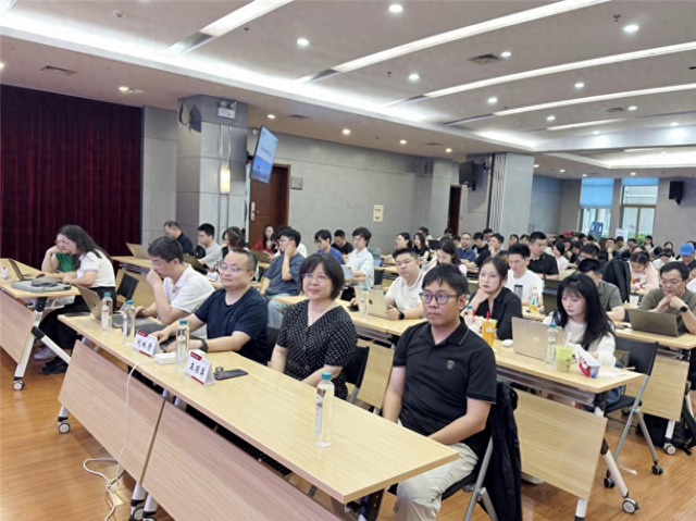 数智+产业评论：拥抱AIAgent浪潮解锁智能体实操与管理心力跃迁 - 图1
