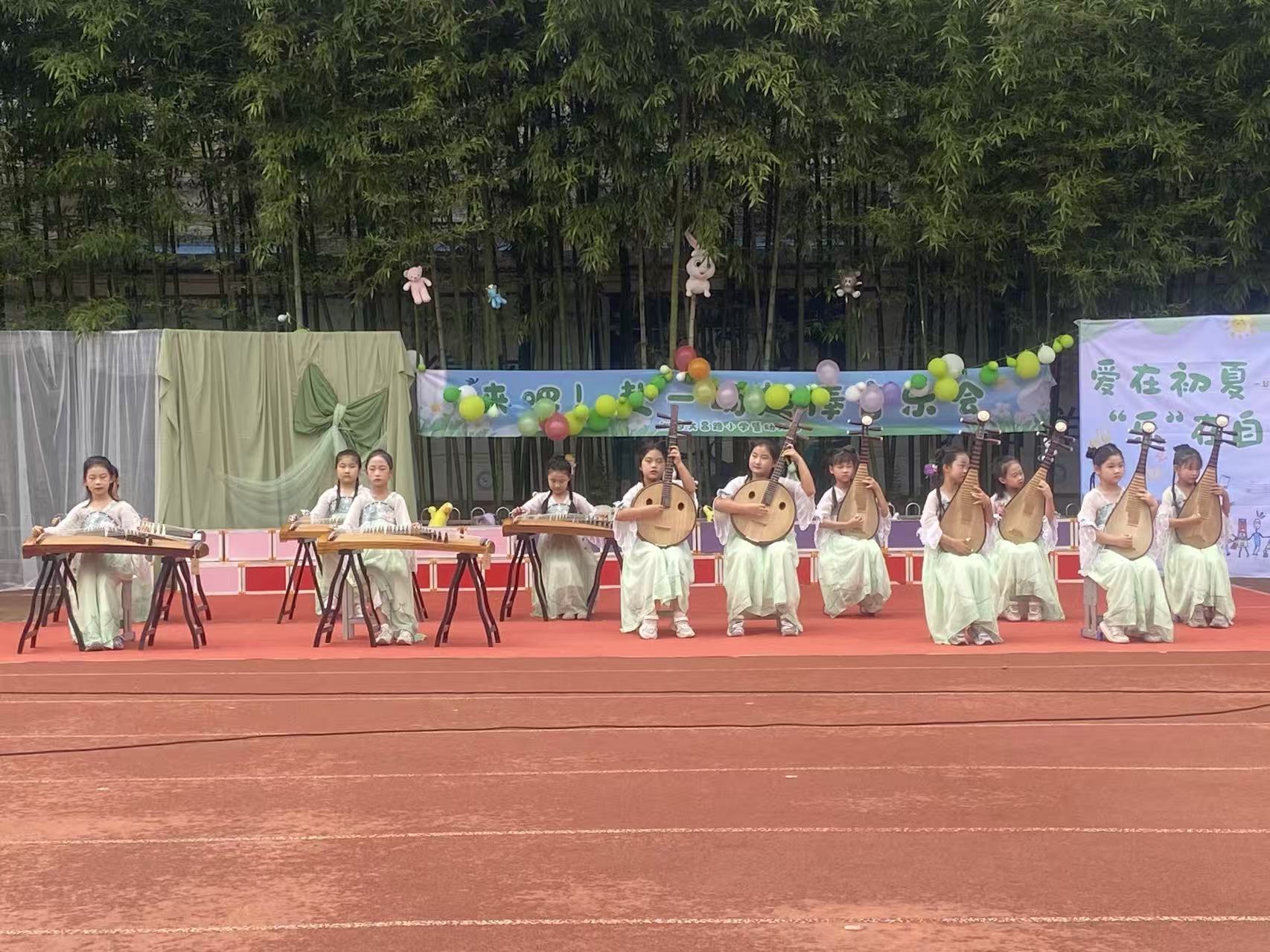 济源：文昌路小学举办“庆六一文艺汇演”暨“雷锋式好少年”表彰活动 - 图2