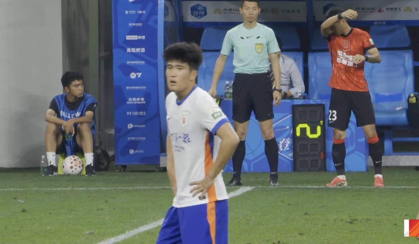 三轮不胜！山东泰山队0-1不敌成都蓉城 - 图1