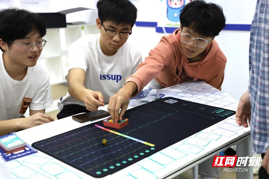 长沙理工大学建成AI生涯实训体验中心 为毕业生高质量就业按下“加速键” - 图2