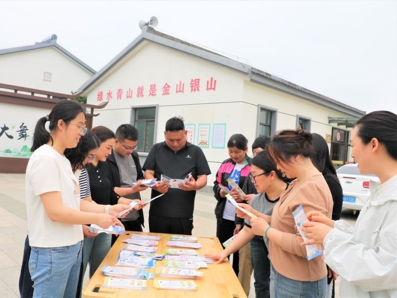 江苏建湖高作镇：暖心服务零距离 婚育新风进万家 - 图1