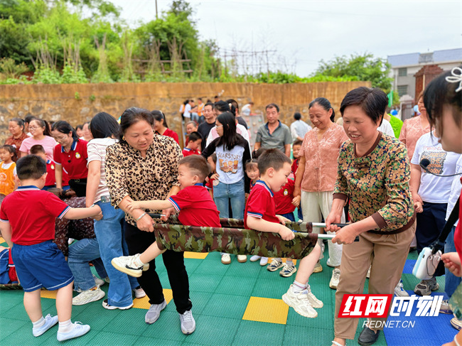 用好村级党群服务中心 双峰双溪村举行庆“六一”亲子运动会 - 图3