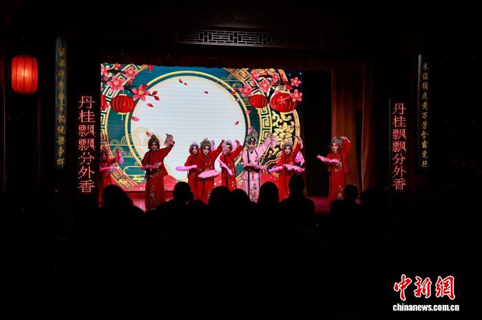 “梨花初绽”2026年辽宁省青少年戏曲晚会在沈阳举行 - 图1