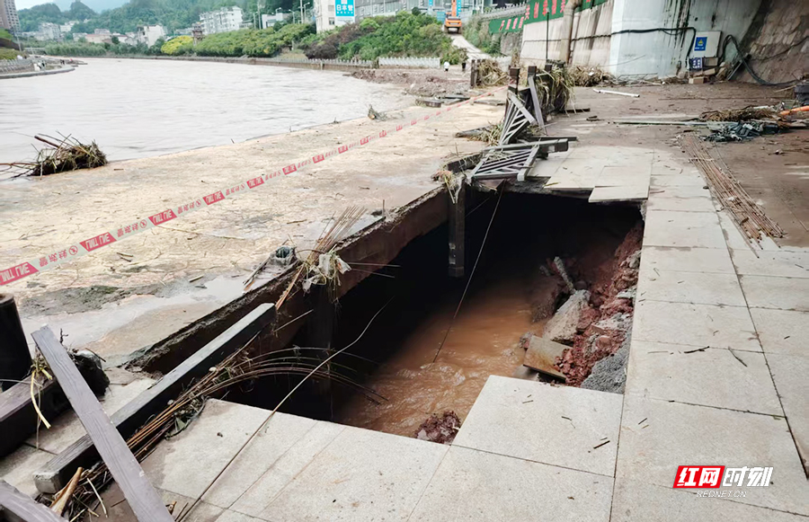 桑植县：一线踏勘水毁市政设施 全速攻坚灾后城市恢复工作 - 图2