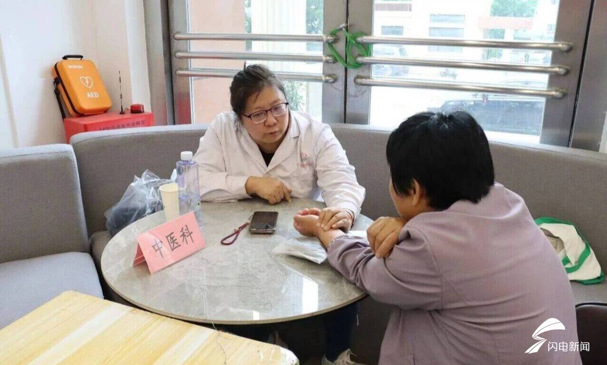 平阴县举办“婚育新风科学托育”活动，多维度服务群众健康 - 图5
