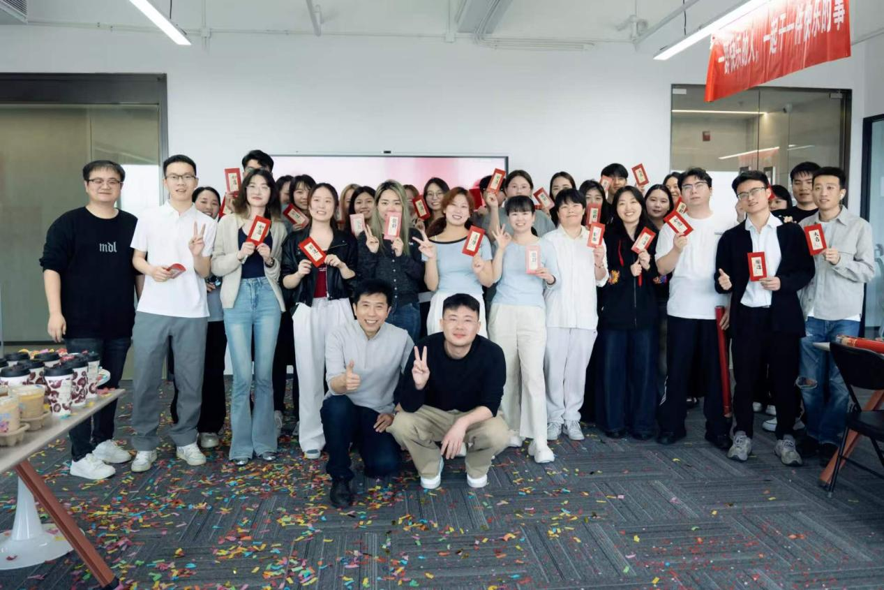 曲美智家北京杭州双城联动，推进“端侧AI+智慧空间”场景验证 - 图2