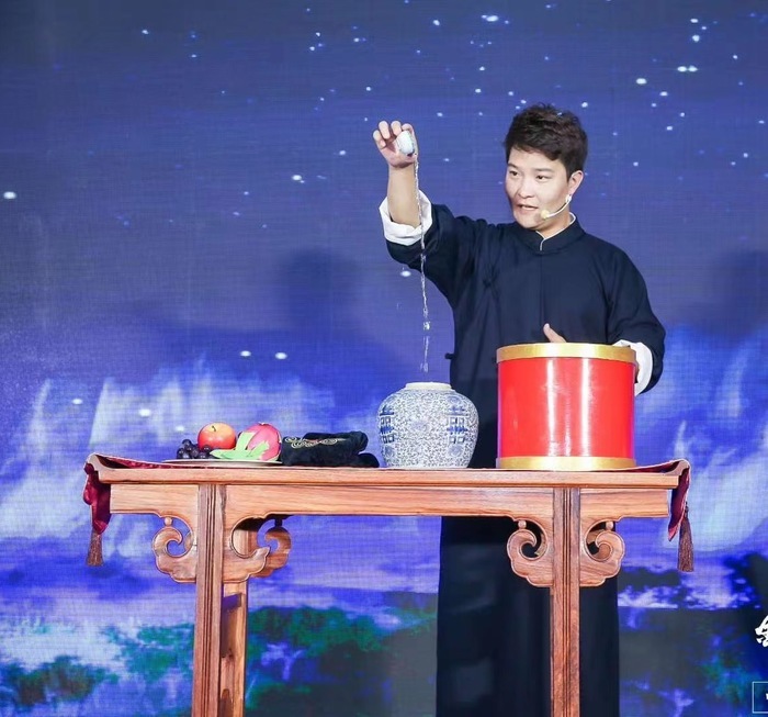 张云峰：把老祖宗的“仙人摘豆”变进新时代｜看见！2025“泉城非遗人” - 图4