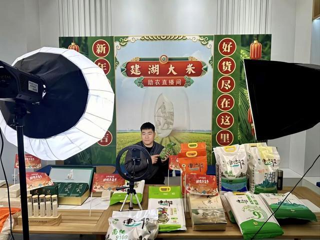 扎根乡村，“95后”勇挑大梁 - 图2