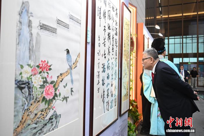 “皖美如画·RCEP成员国华人书画大赛”优秀作品展在黄山市举行 - 图1