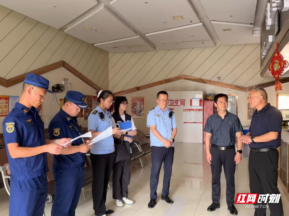 岳阳市屈原管理区开展文化场所安全生产暨“扫黄打非”专项检查 - 图1