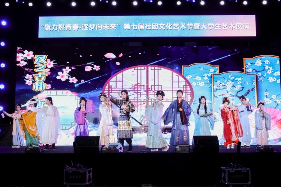 不止“破圈”！河南这所高校把思政课上成了学生最爱的“爆款” - 图3