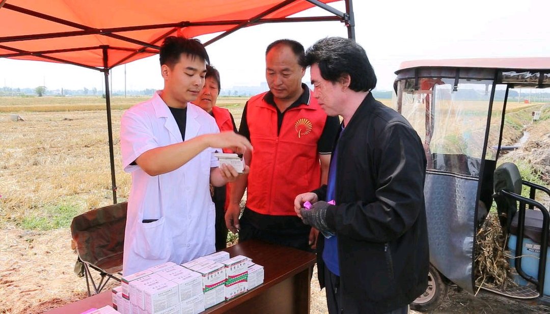 一杯水 一份凉 郓城240个服务点已就位，为麦收人撑起一片清凉！ - 图3