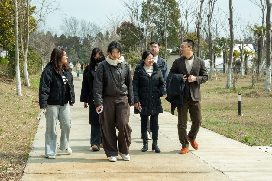 新质生产力如何赋能崇明文旅？上外贤达师生在东滩湿地旁找答案 - 图1