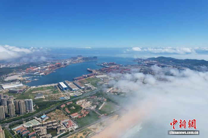 山东青岛再现平流雾景观 - 图4