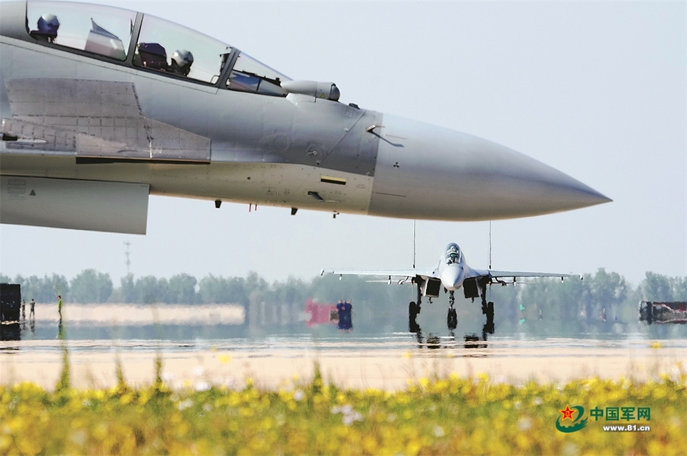 空军航空兵某部跨昼夜飞行训练影像 - 图5