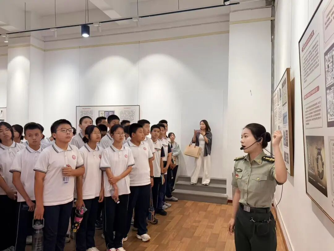 风展红旗如画，精神薪火相传！济南育贤中学思政教育走出课堂、走向实景 - 图4