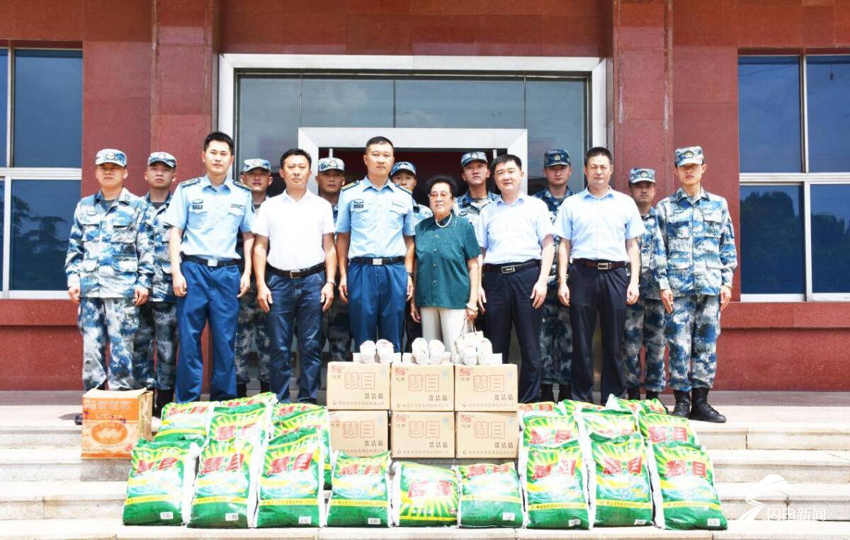 一针一线都是对子弟兵的爱 肥城八旬老人五十载织就拥军情 - 图3