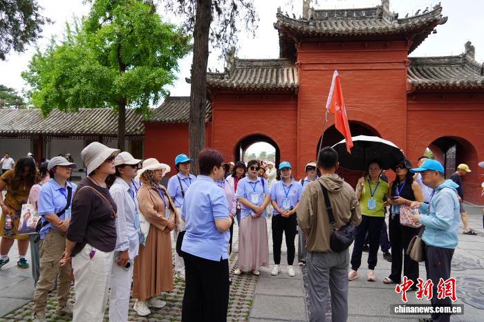 河南洛阳：海外华教从业者探访千年古刹白马寺 - 图3