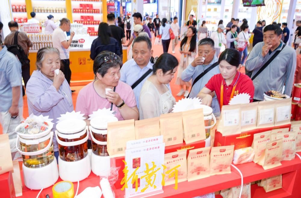 中华老字号博览会启幕，20000余款国货潮品亮相济南 - 图3