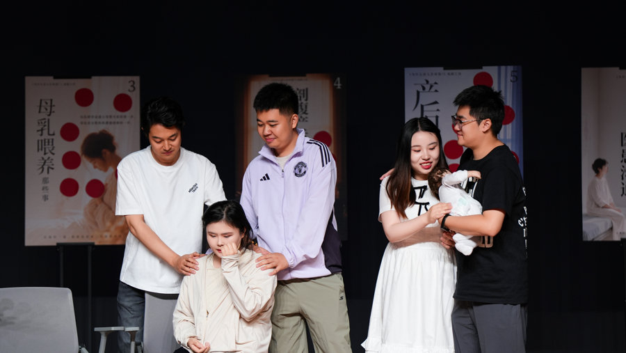 大排畸异常，观众投票选“随访”！这场互动戏剧，把生娃的难演活了，也演暖了 - 图1