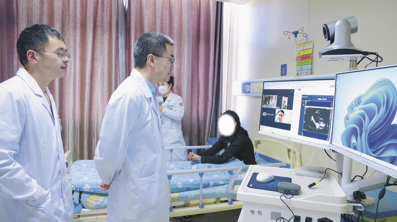 「山海同心 筑梦青海·援青故事」名医隔屏“坐堂”——玉树智联协作云诊疗平台点亮生命希望 - 图1