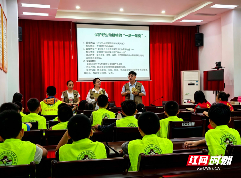 绿色卫士张家界大队：法护绿水青山 生态普法进社区 - 图2