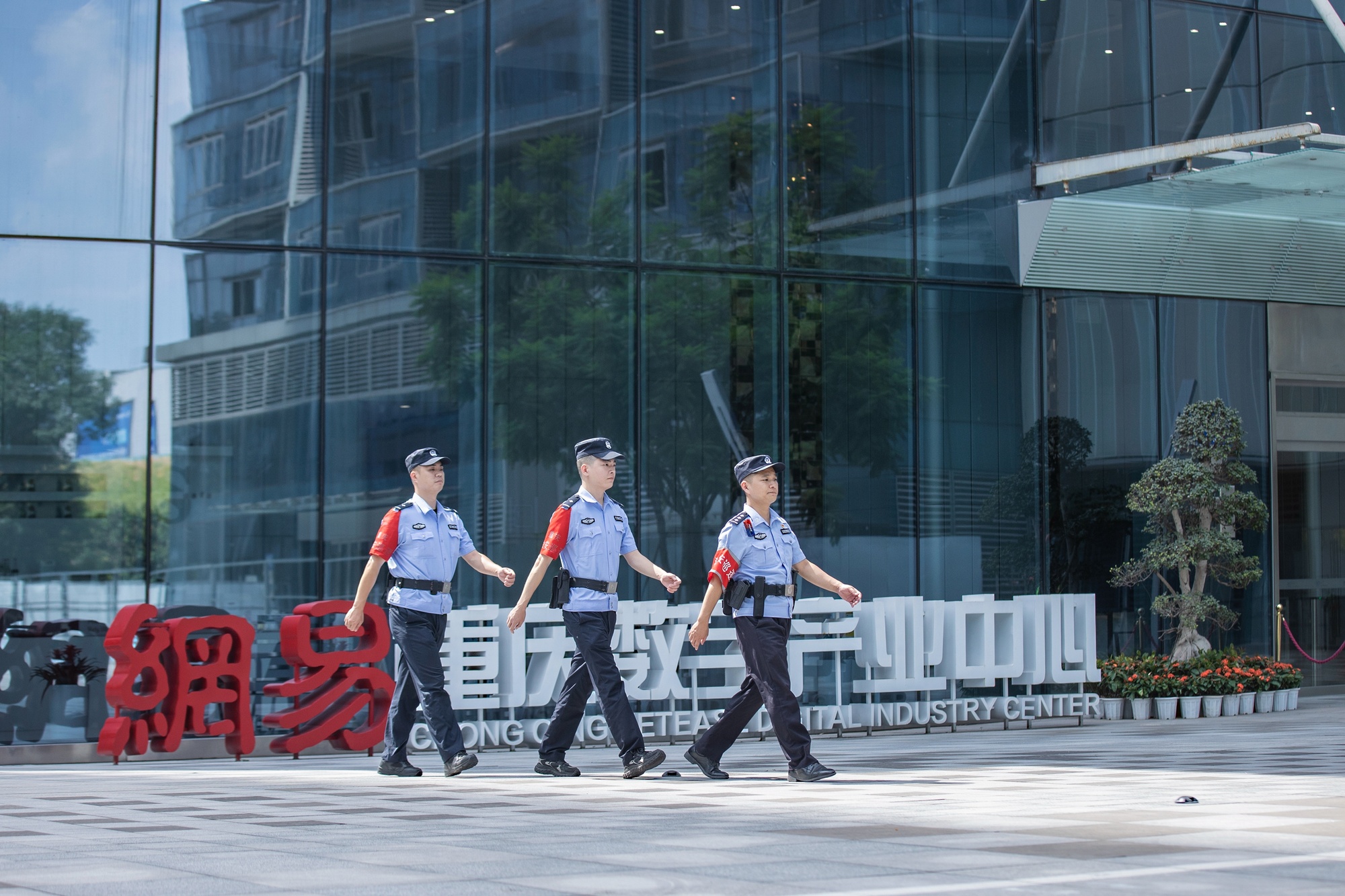 重庆两江公安精准惠企 护航区域高质量发展 - 图5