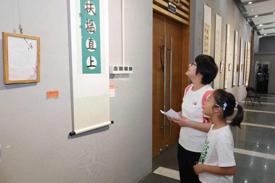 “童心向党”青岛市第八届青少年书法优秀作品展开展 - 图4