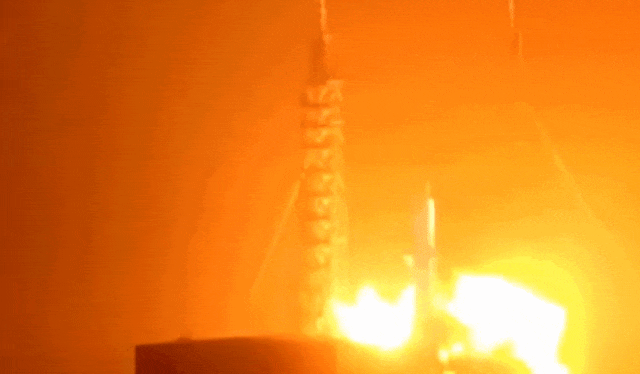 美国一火箭点火测试时剧烈爆炸！对登月及月球基地计划影响几何？NASA回应 - 图1