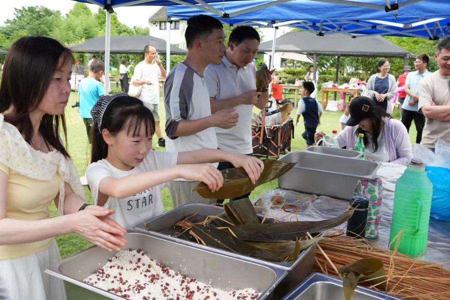 摸蟹吃瓜“虾”开心、干塘摸鱼赢活鹅大奖，金山廊下田园嘉年华人气火爆 - 图8